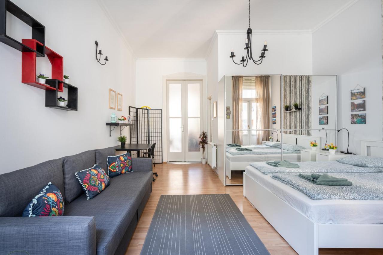 K10 - Kazinczy Street Heritage Suite - Best Location By Bqa بودابست المظهر الخارجي الصورة